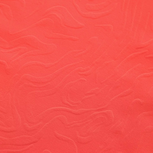 NWT Lululemon Lightweight Stretch Run Tank Top. Airflow - Picture 4 of 8